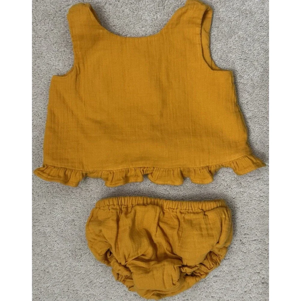 BabyGap 18/24 Two Piece Matching Bloomer Set~Mustard Color